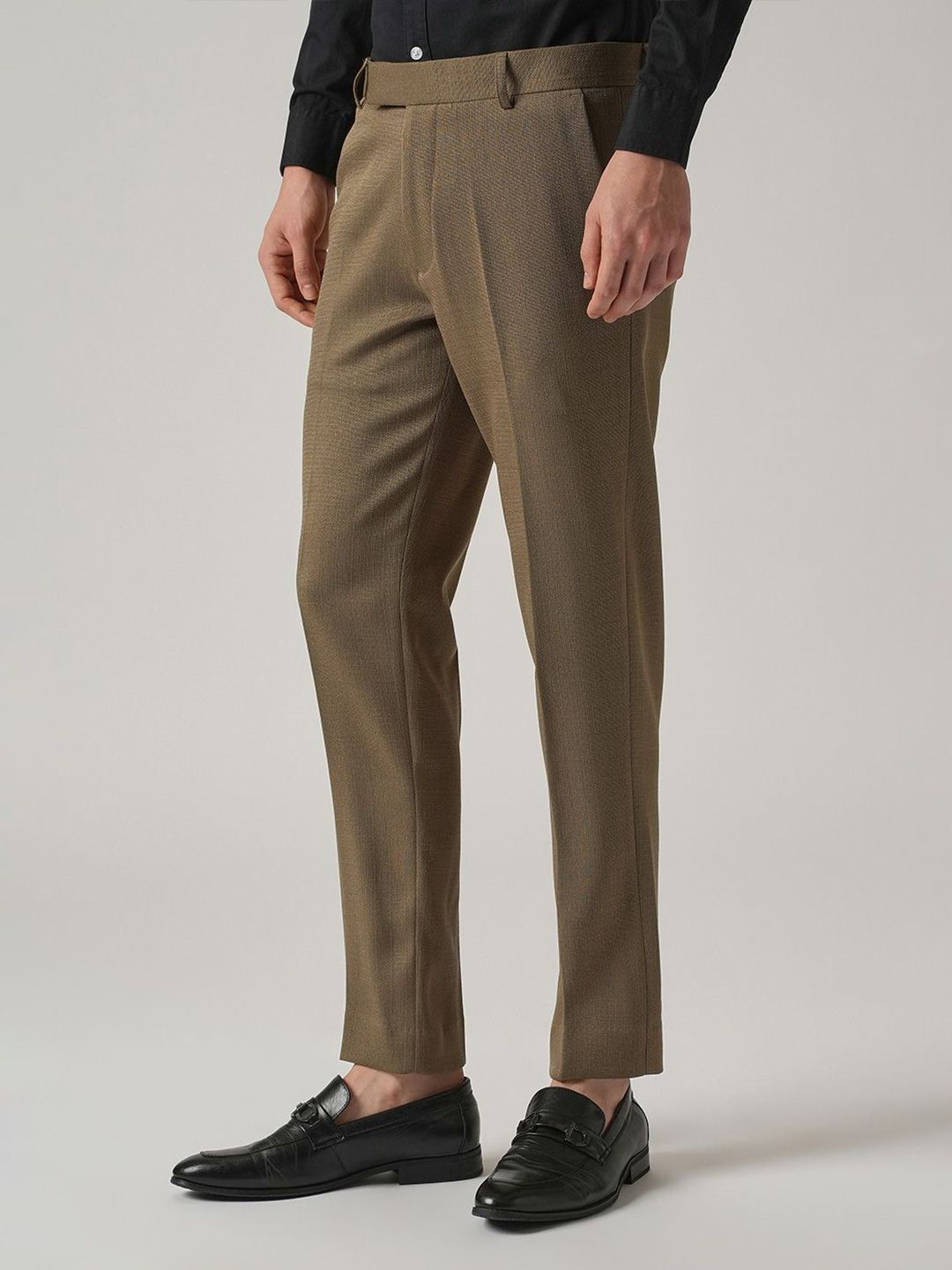 Brown Solid Slim Fit Pleated Formal Trousers for Men