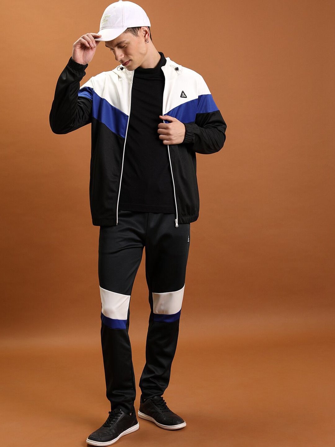 Colourblocked Regular Fit Sweatshirt