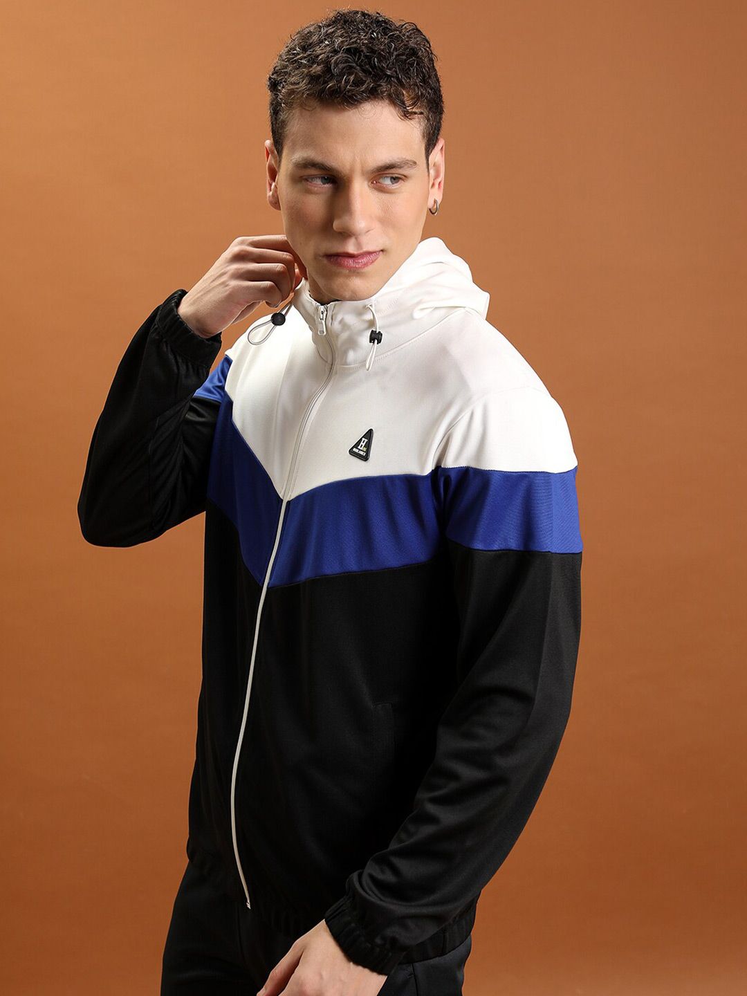 Colourblocked Regular Fit Sweatshirt